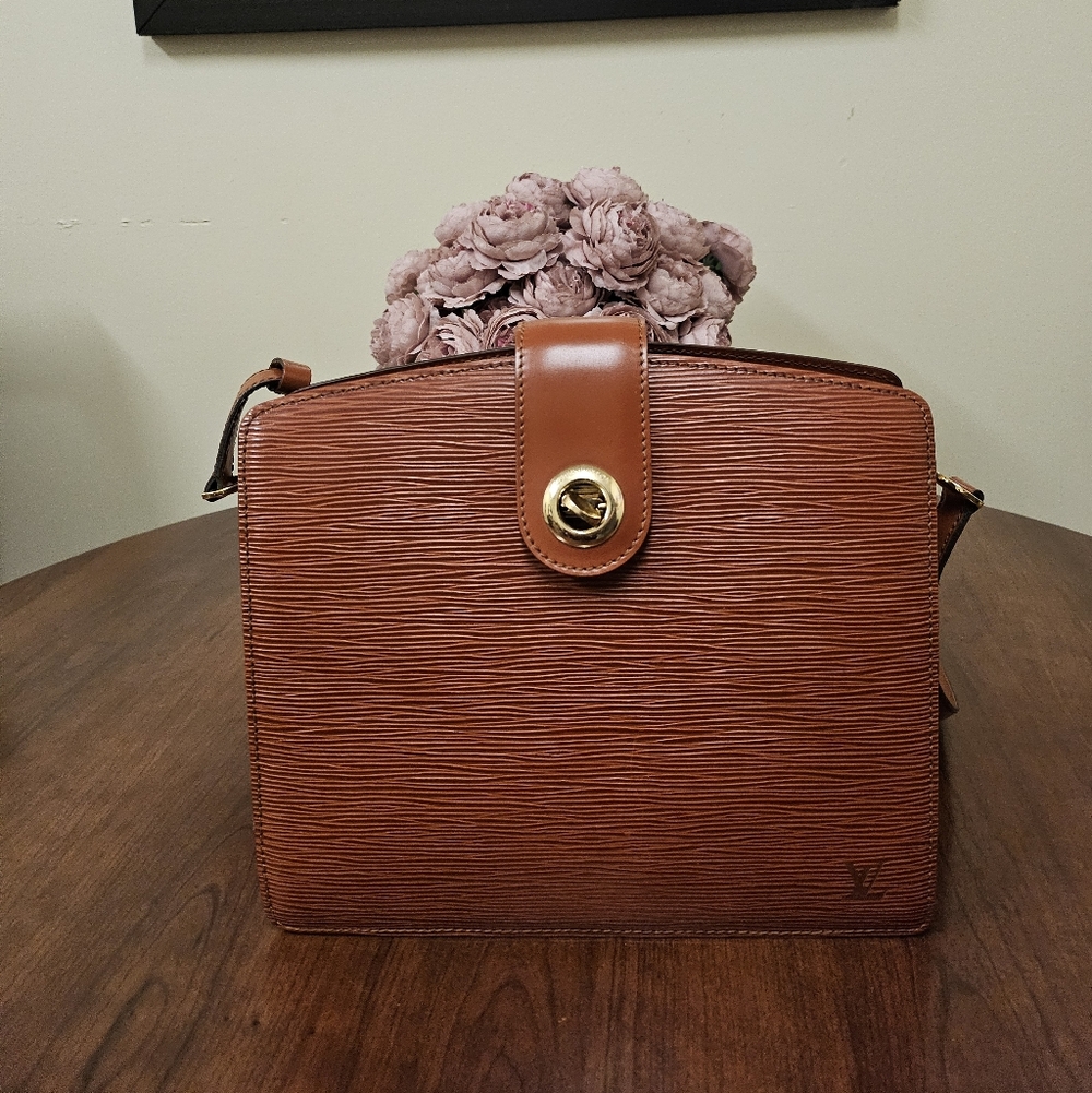 Authentic Louis Vuitton Epi Capucines Shoulder Bag